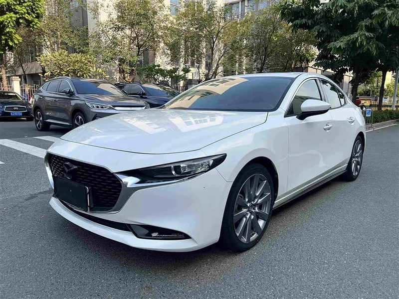 Mazda 3 Axela — фото 1