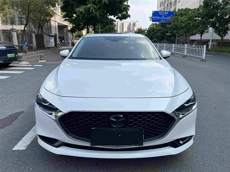 Mazda 3 Axela — фото 15