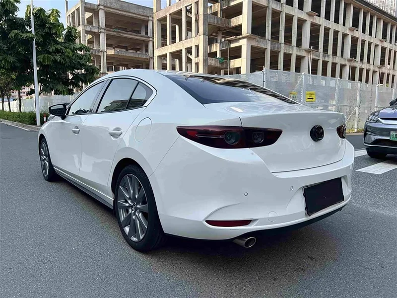 Mazda 3 Axela — фото 3