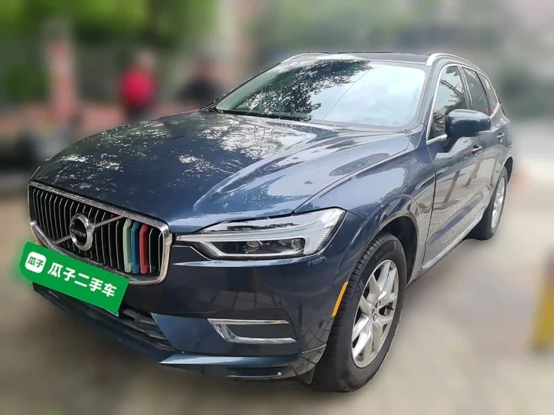 Volvo XC60 — фото 1
