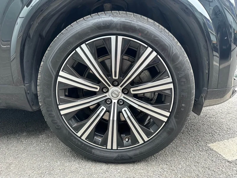Volvo XC90 — фото 22