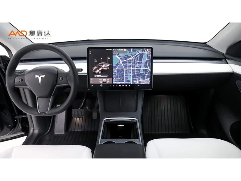 Tesla Model Y — фото 5