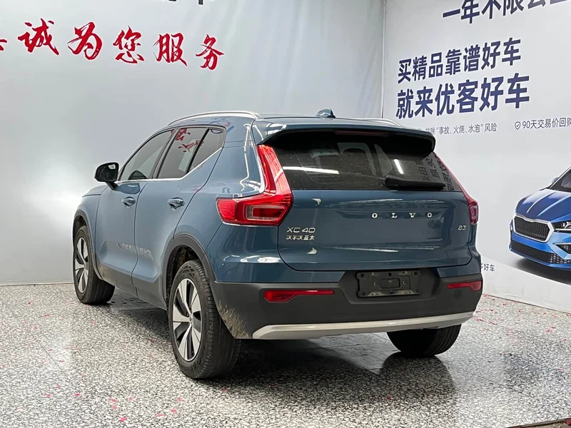 Volvo XC40 — фото 16