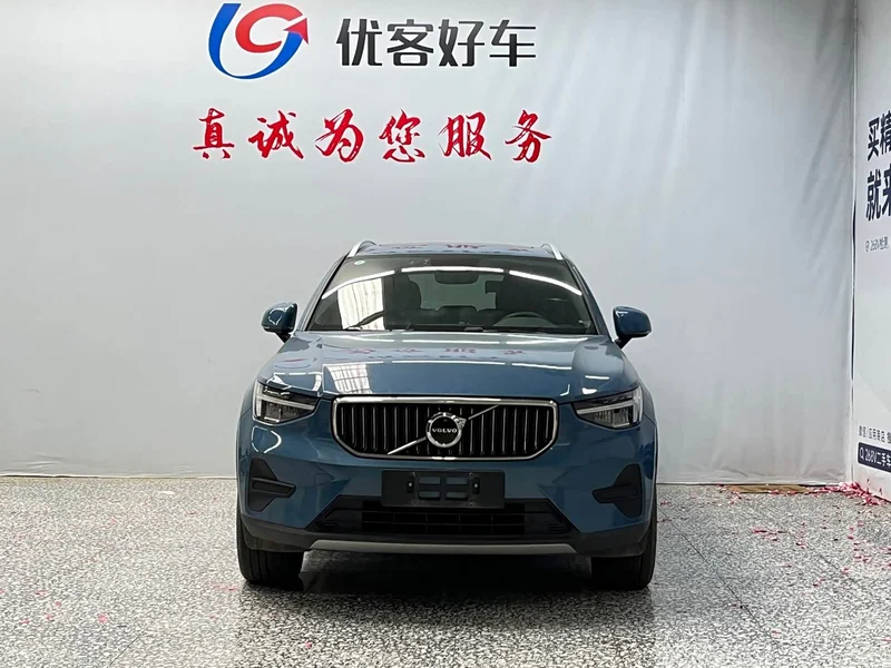 Volvo XC40 — фото 2