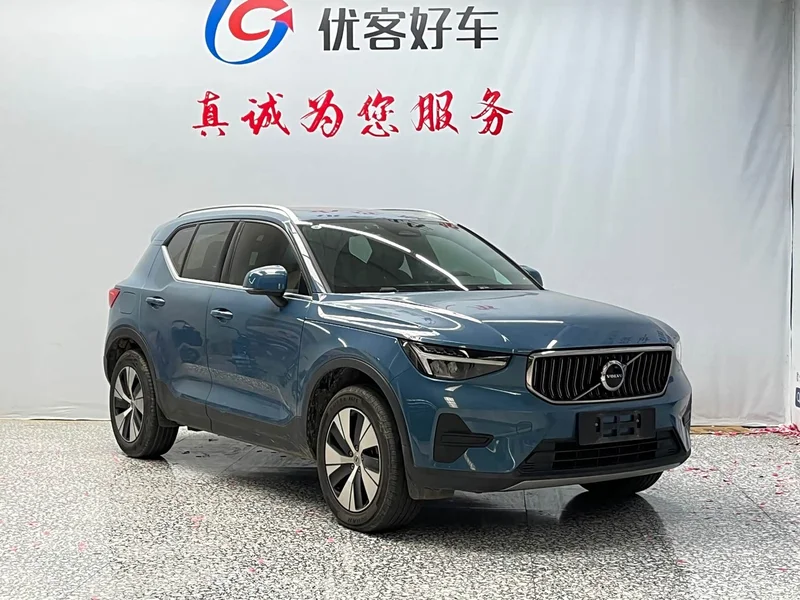 Volvo XC40 — фото 3