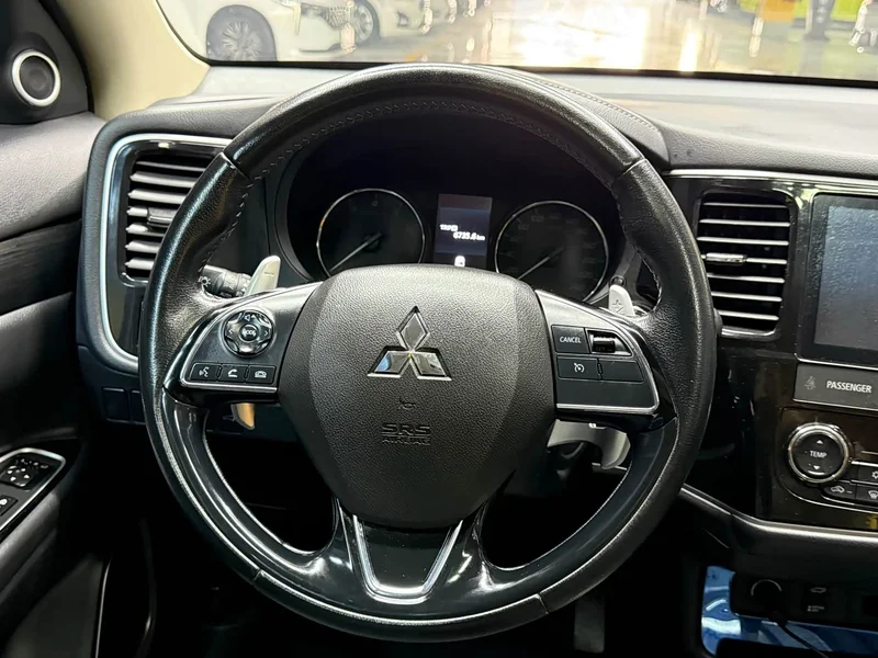 Mitsubishi Outlander — фото 14