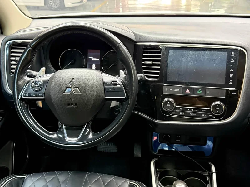 Mitsubishi Outlander — фото 16