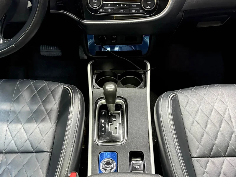 Mitsubishi Outlander — фото 17