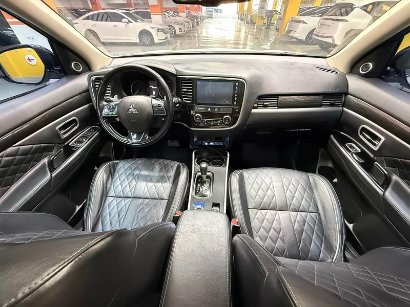 Mitsubishi Outlander — фото 18