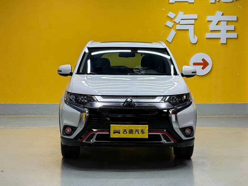 Mitsubishi Outlander — фото 2