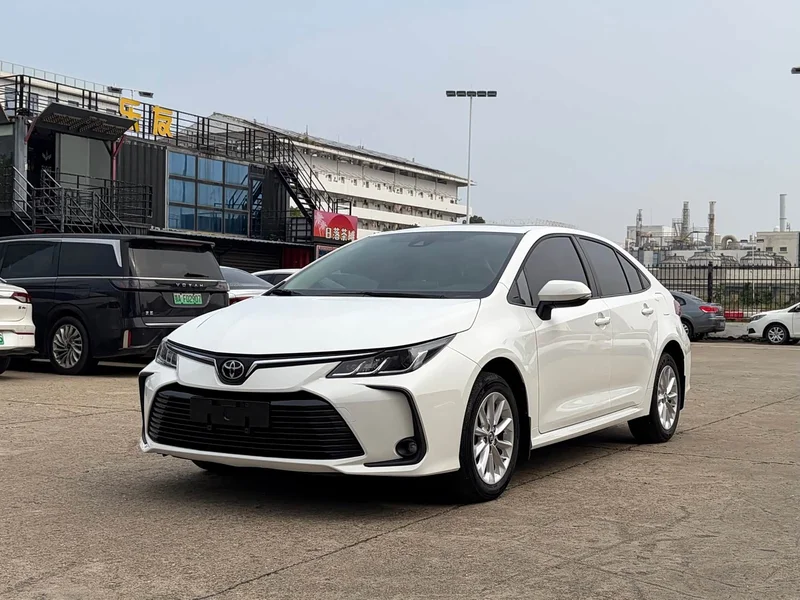 Toyota Corolla — фото 1