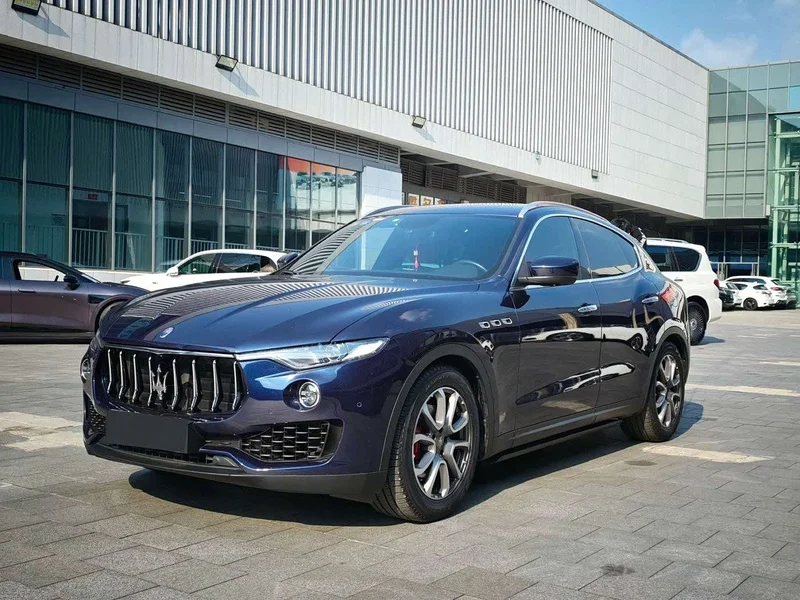 Maserati Levante — фото 1