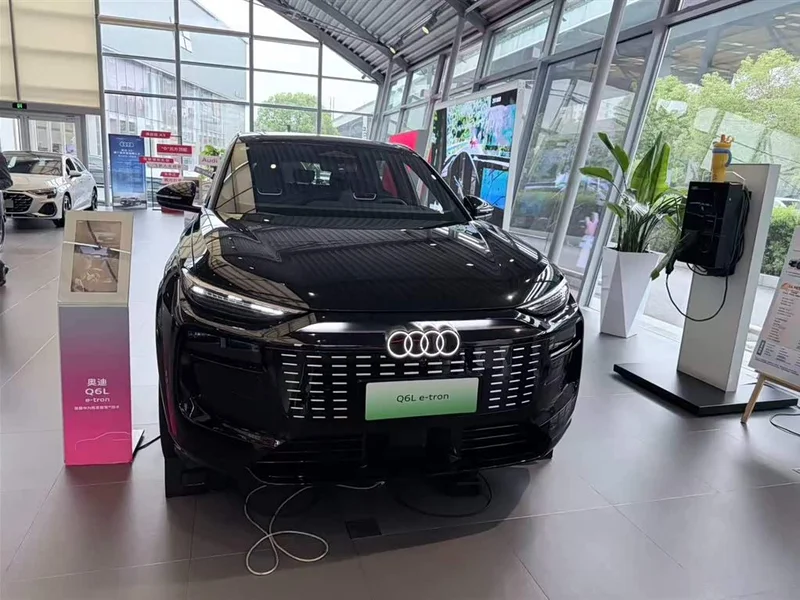 Audi Q6L e-tron — фото 2