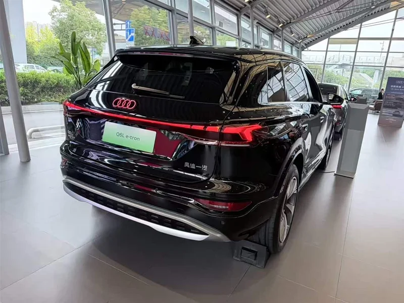 Audi Q6L e-tron — фото 5