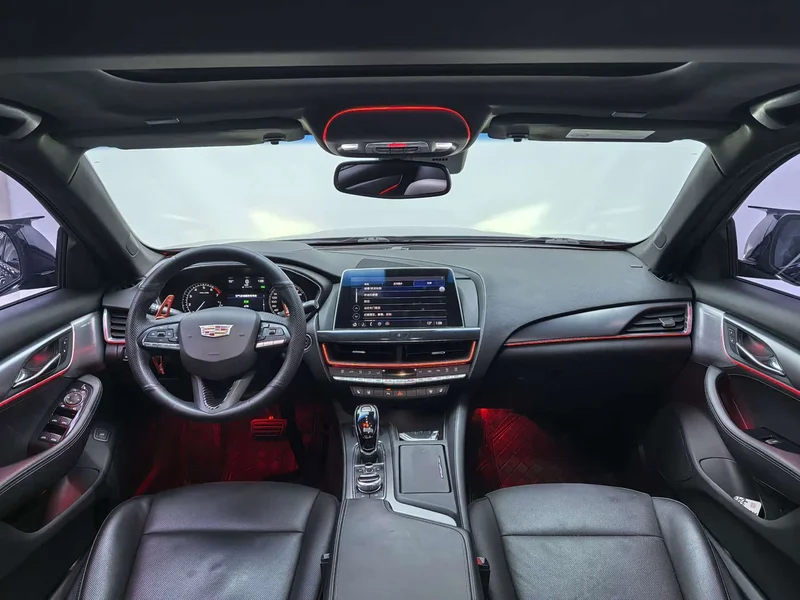 Cadillac CT5 — фото 11