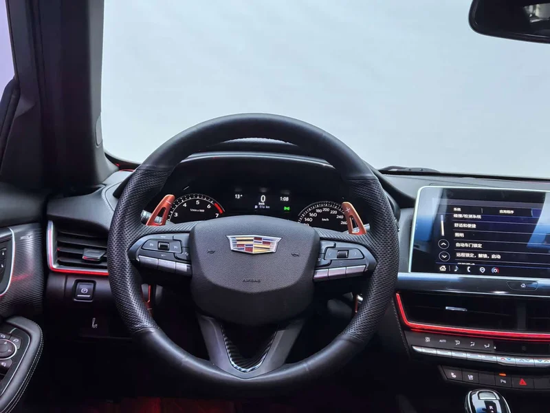 Cadillac CT5 — фото 12