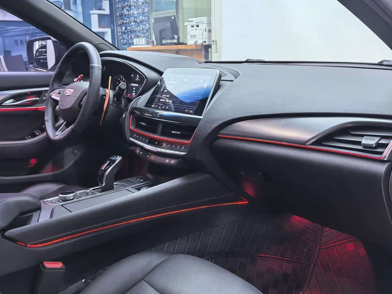 Cadillac CT5 — фото 14