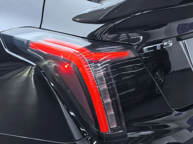 Cadillac CT5 — фото 16