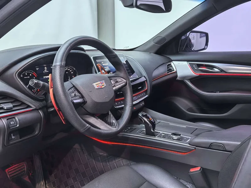 Cadillac CT5 — фото 9