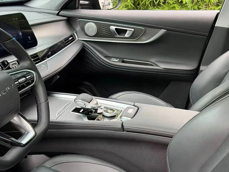 Chery Tiggo 8 Plus — фото 12