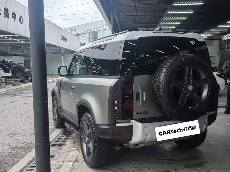 Land Rover Defender — фото 11