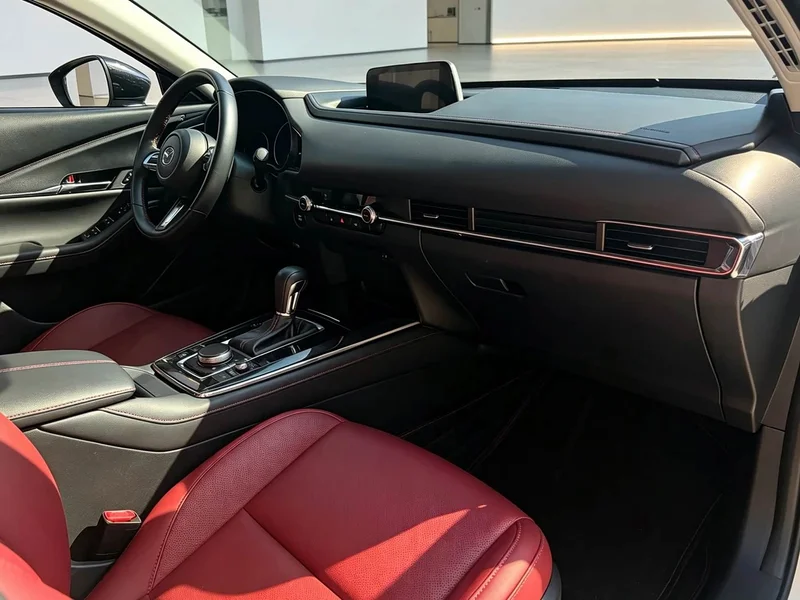 Mazda CX-30 — фото 10