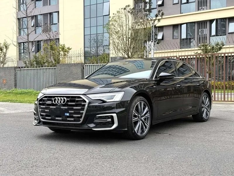 Audi A6L — фото 1