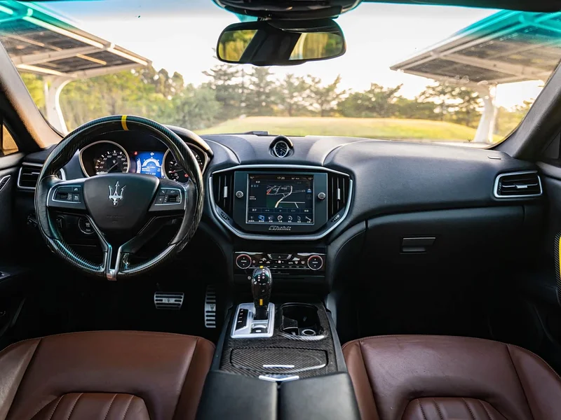Maserati Ghibli — фото 11