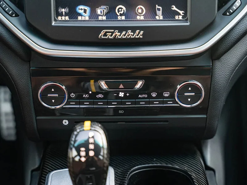Maserati Ghibli — фото 13