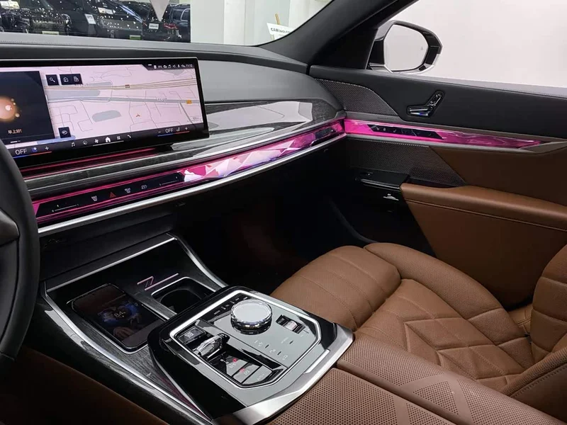 BMW 7-Series — фото 16