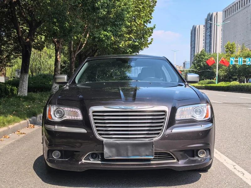 Chrysler 300C — фото 2