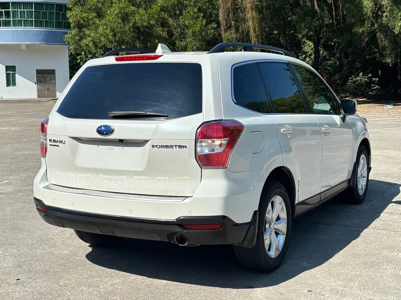 Subaru Forester — фото 10