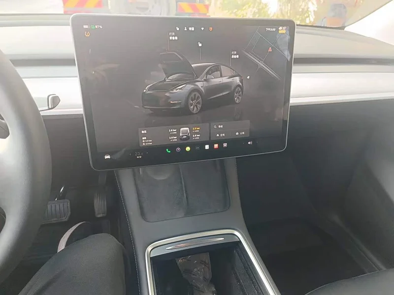 Tesla Model Y — фото 14