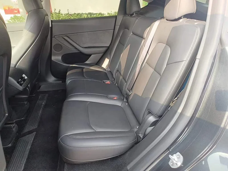 Tesla Model Y — фото 18