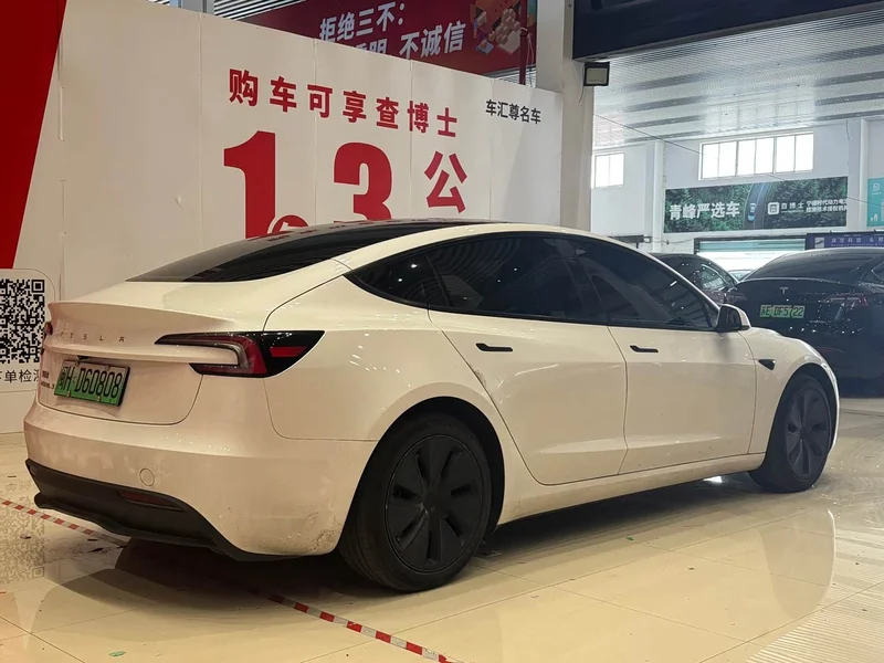 Tesla Model 3 — фото 4