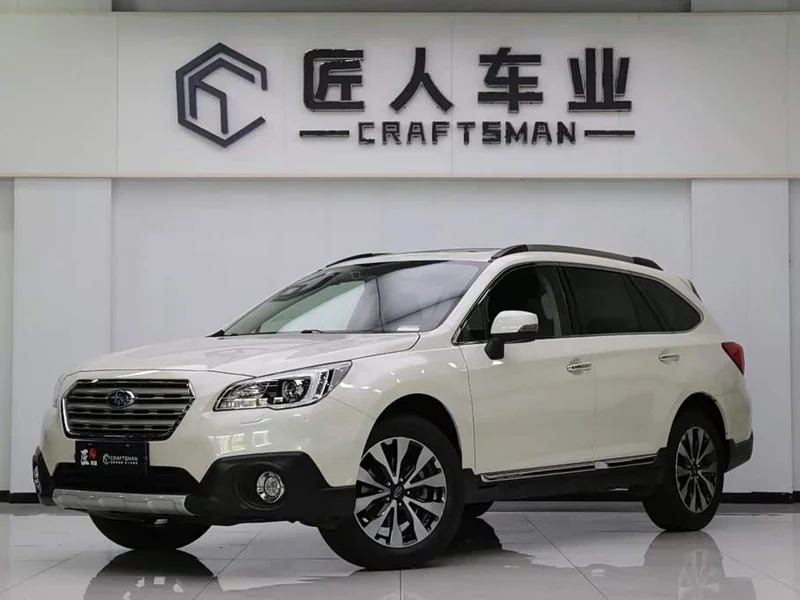 Subaru Outback — фото 1