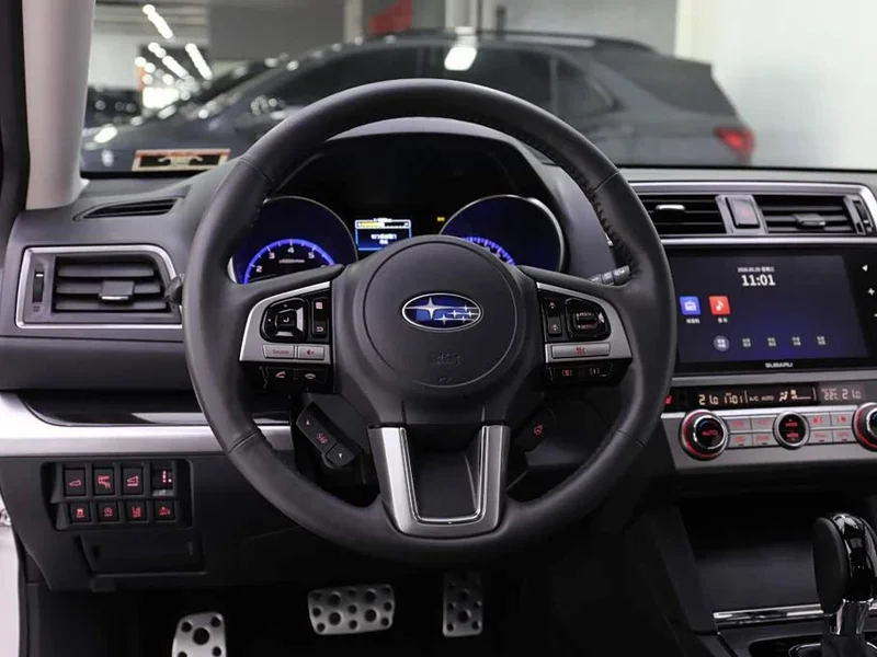 Subaru Outback — фото 11