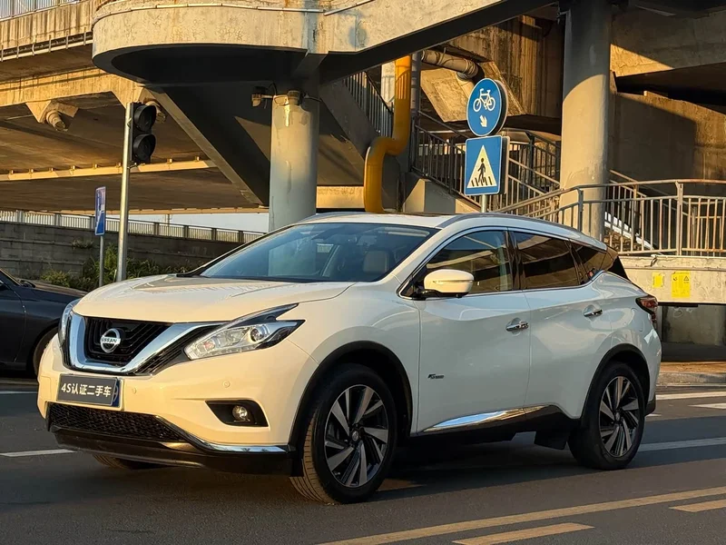 Nissan Murano — фото 1