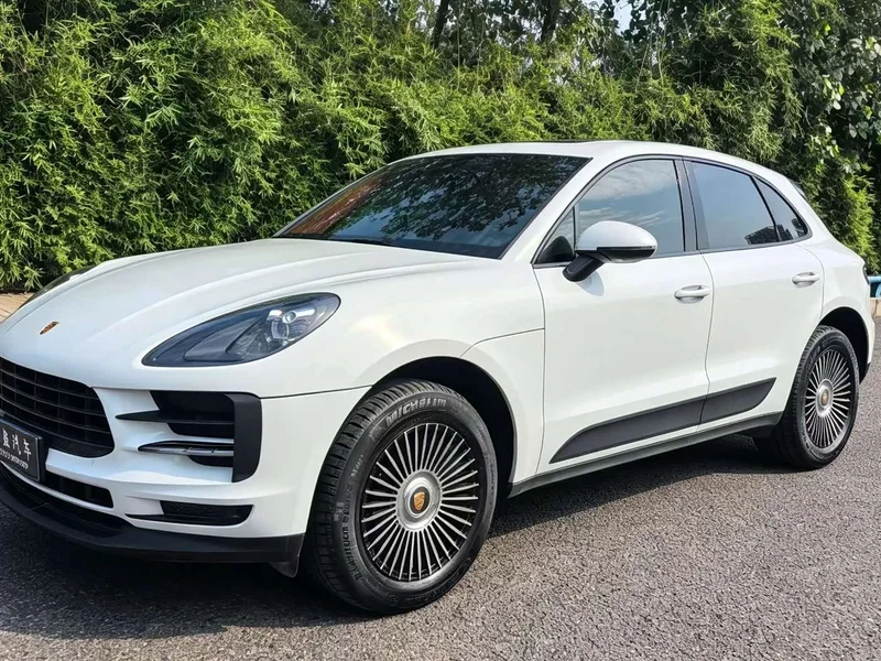 Porsche Macan — фото 1
