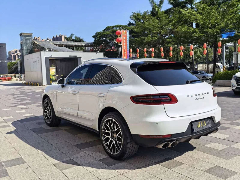 Porsche Macan — фото 11