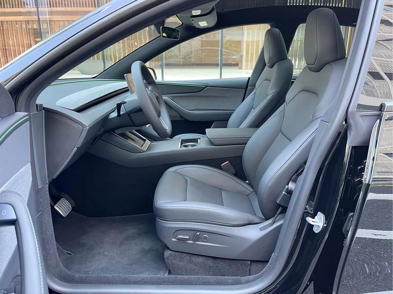Tesla Model Y — фото 13
