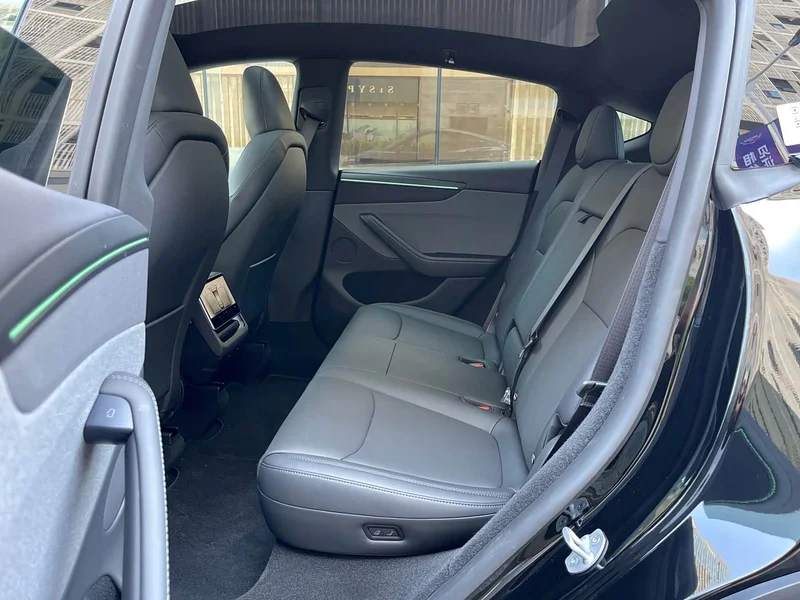 Tesla Model Y — фото 14