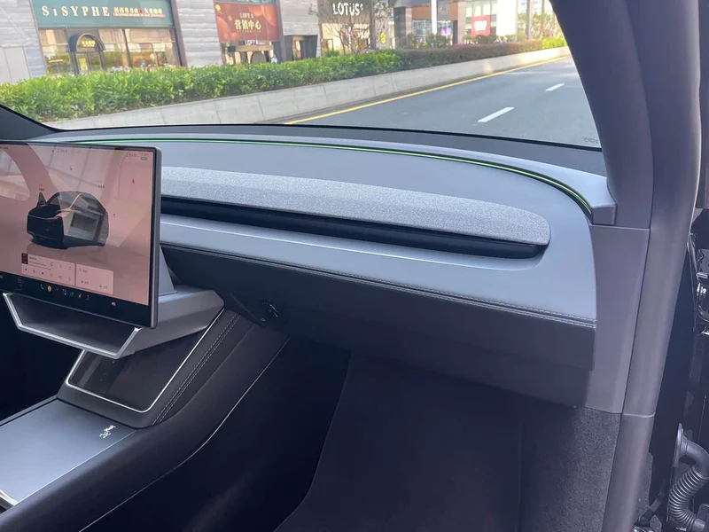 Tesla Model Y — фото 17