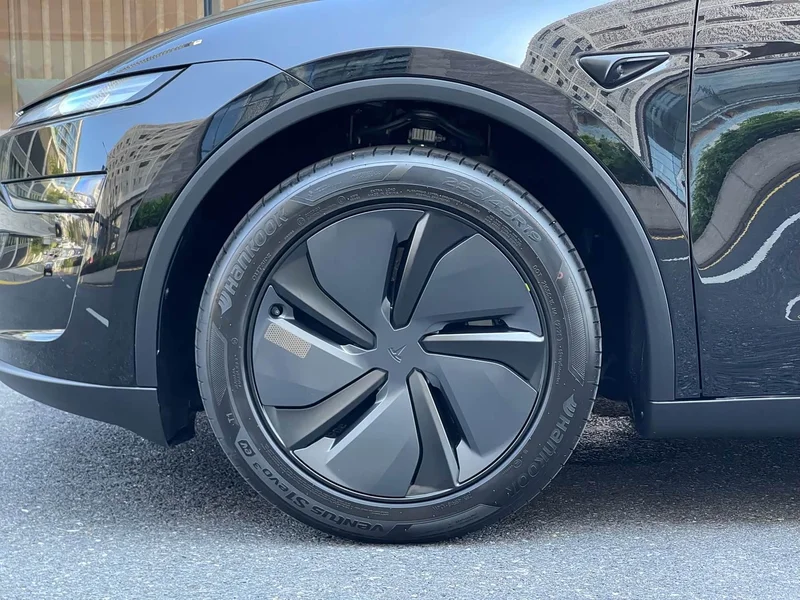 Tesla Model Y — фото 22