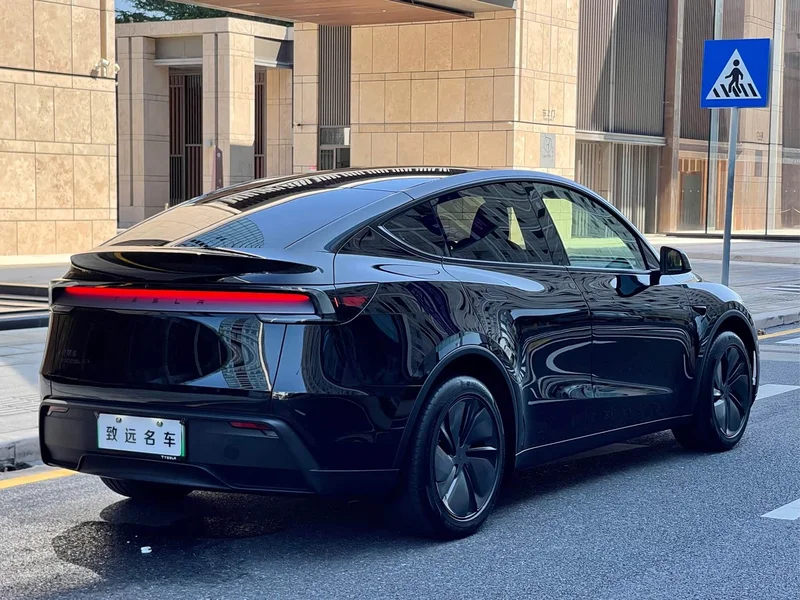 Tesla Model Y — фото 3