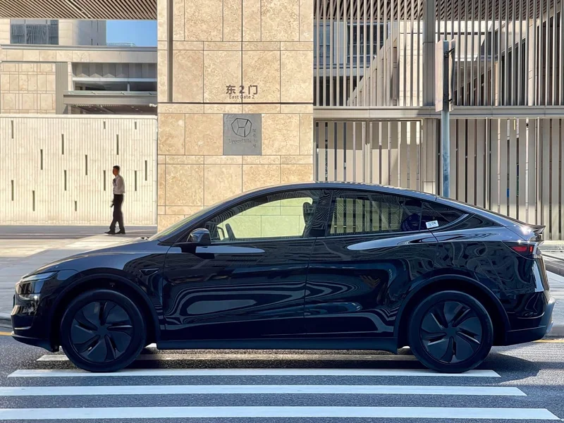 Tesla Model Y — фото 4
