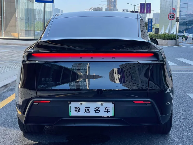 Tesla Model Y — фото 5