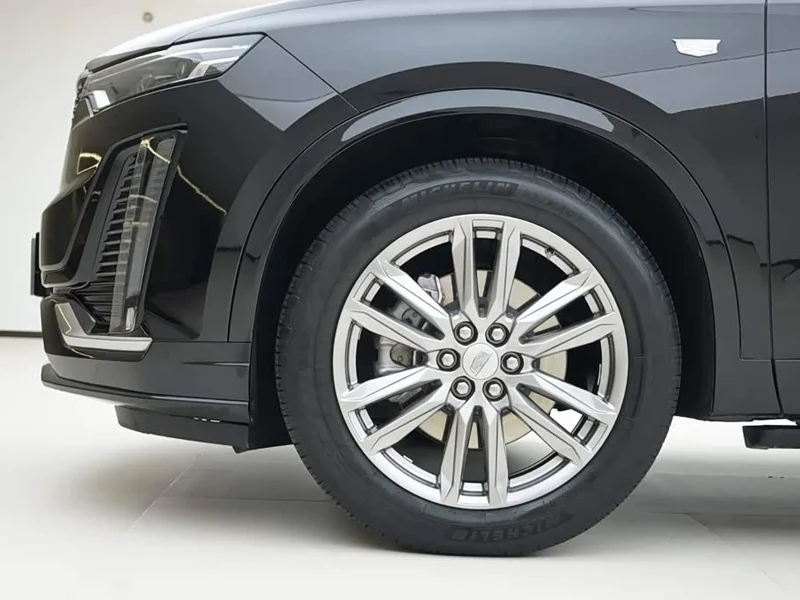Cadillac XT6 — фото 15