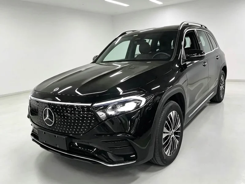 Mercedes-Benz EQB — фото 1