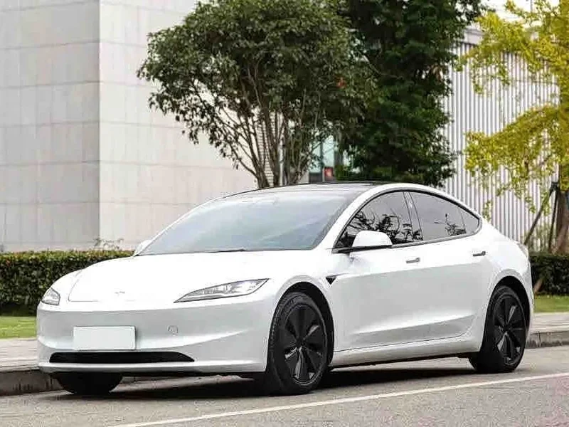 Tesla Model 3 — фото 1